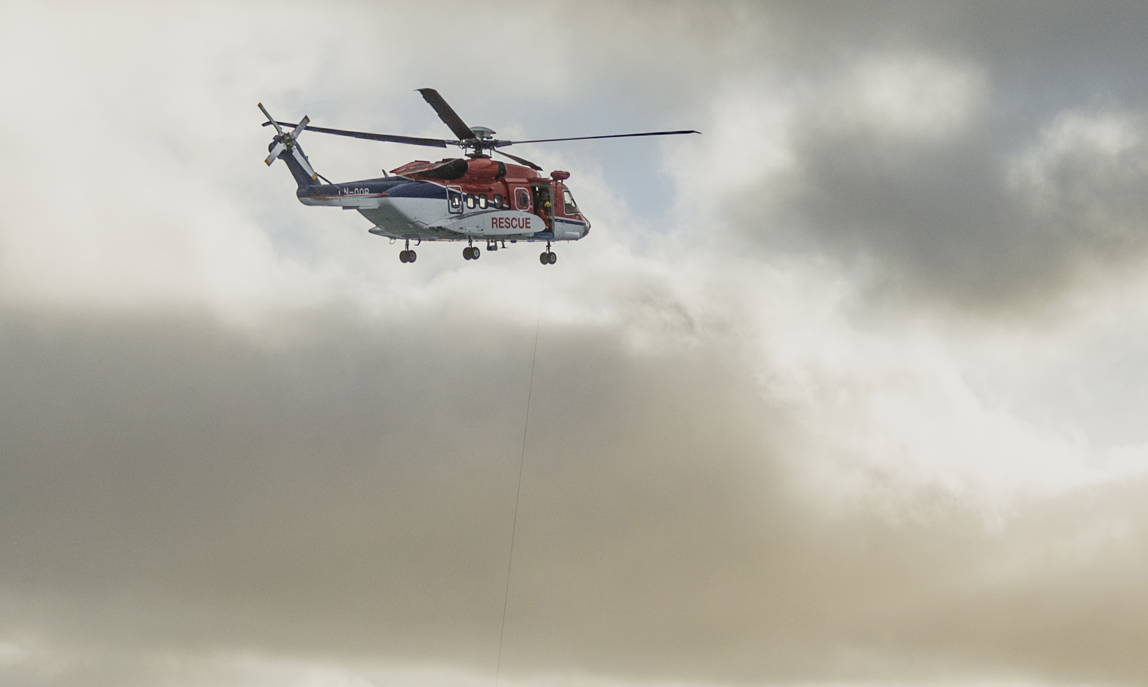 CHC Helikopter Service skal operere redningshelikopterbasen i Tromsø og på Svalbard. Bildet viser en Sikorsky S-92. Arkivfoto: CHC Helikopter Service