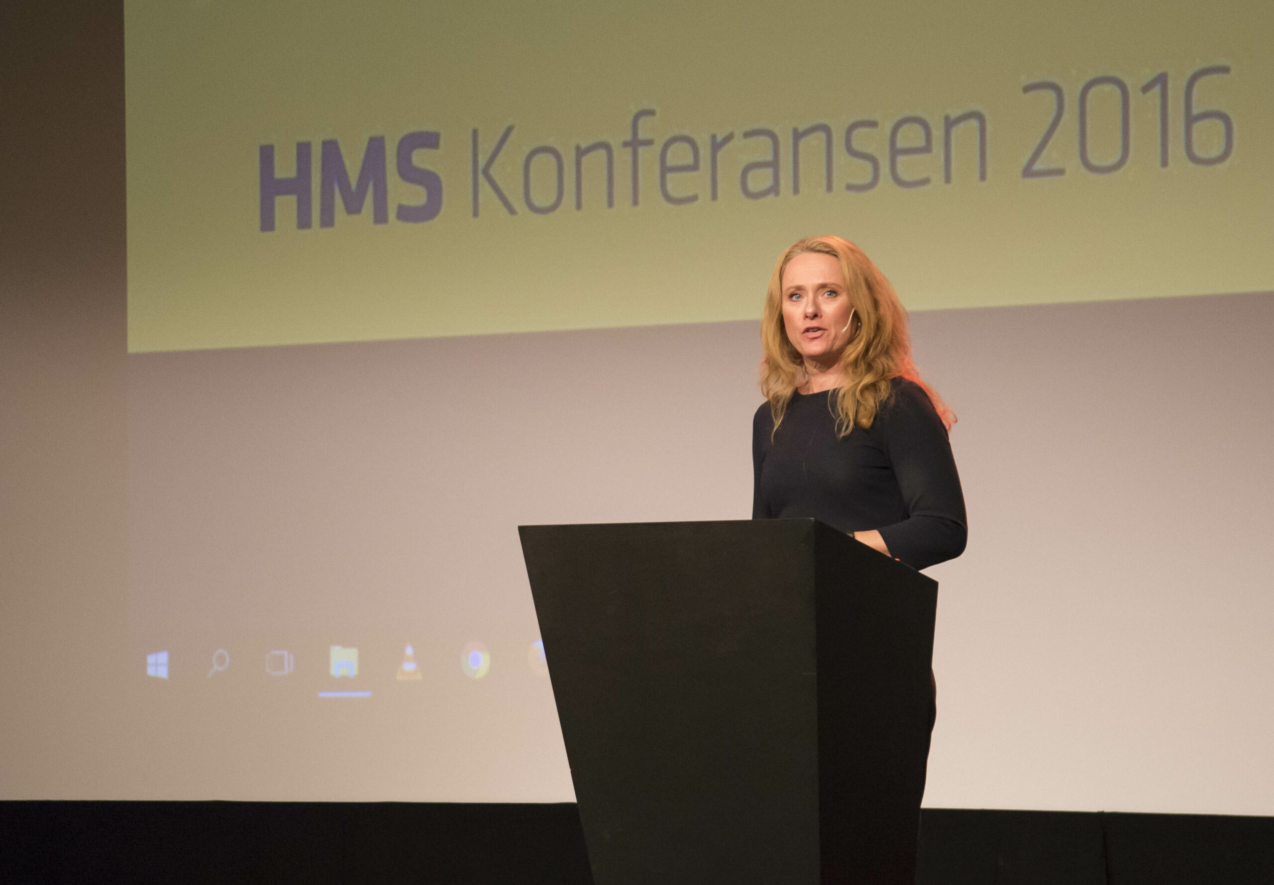 Arbeidsminister Anniken Hauglie aksepterer ikke lavere sikkerhetsnivå.