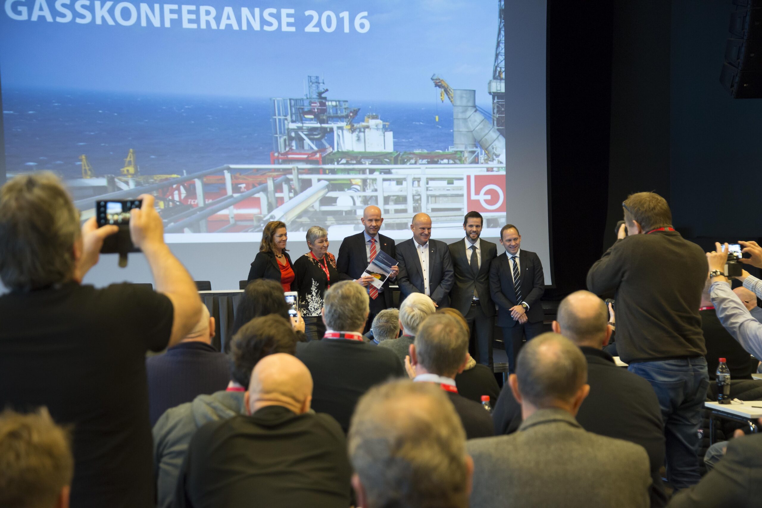 Statoil overleverte utbyggingsplanen for Trestakk på LOs olje- og gasskonferanse.