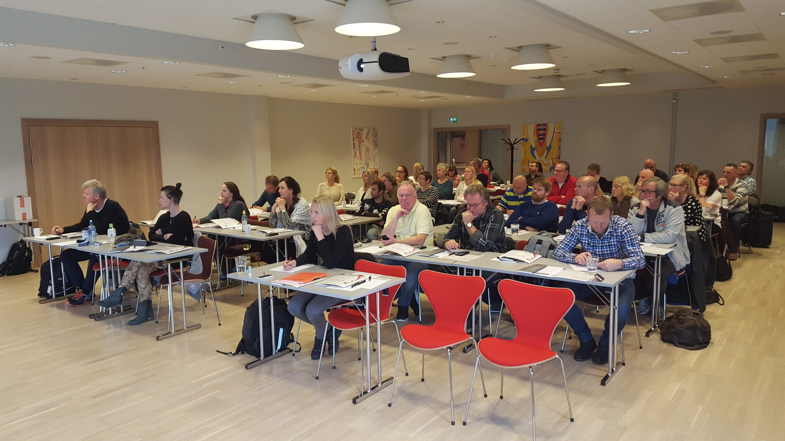 Over 50 tillitsvalgte fra forpleiningsbedriftene på norsk sokkel deltok på konferansen.