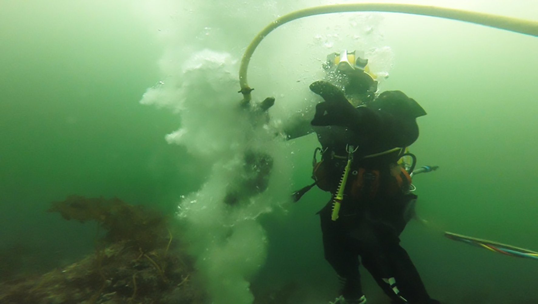 Innaskjærsdykkerne utfører en rekke forskjellige typer dykk, blant annet for anleggs- og havbruksnæringen. Foto: Marius Winsjansen