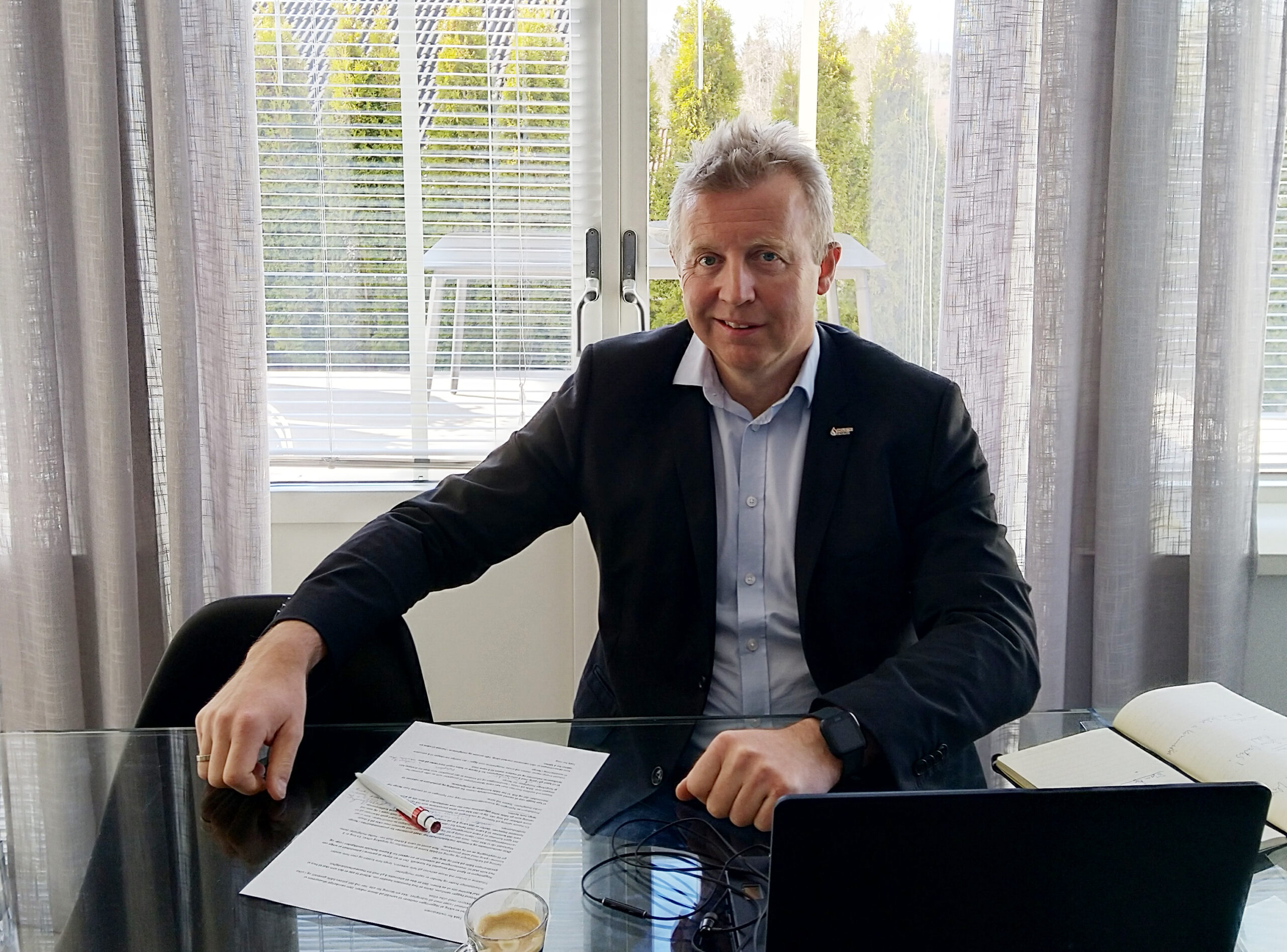 Frode Alfheim, forbundsleder i Industri Energi, deltok på videomøtet med statsministeren fra hjemmekontor. Foto: Privat